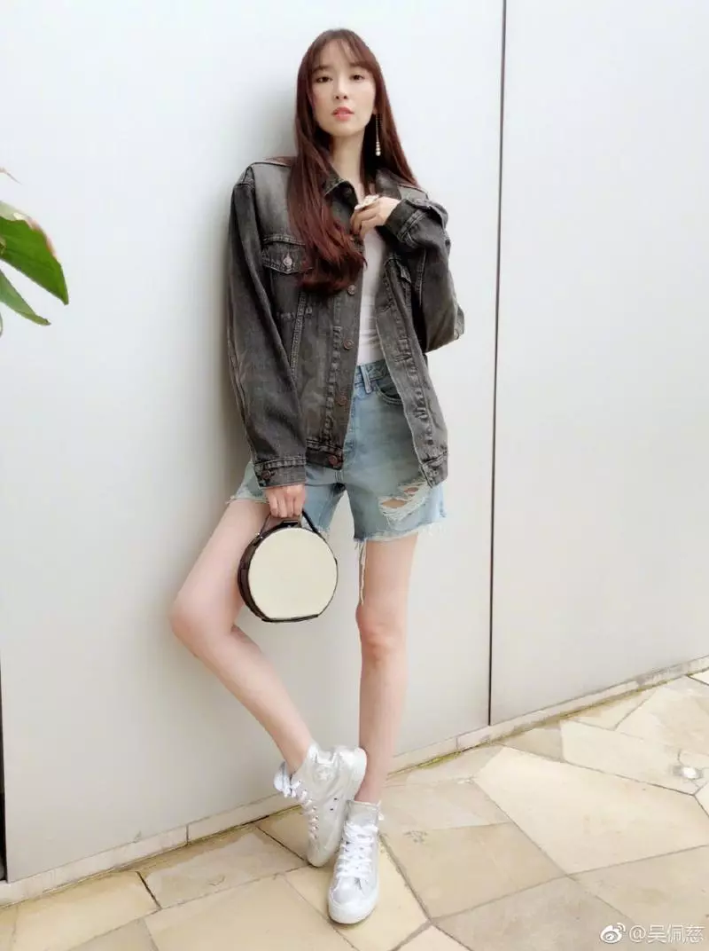 6年產4胎!吳佩慈「挺5個月孕肚」慶41歲生日 揪10孕婦開趴「溫馨粉紅風」化身公主