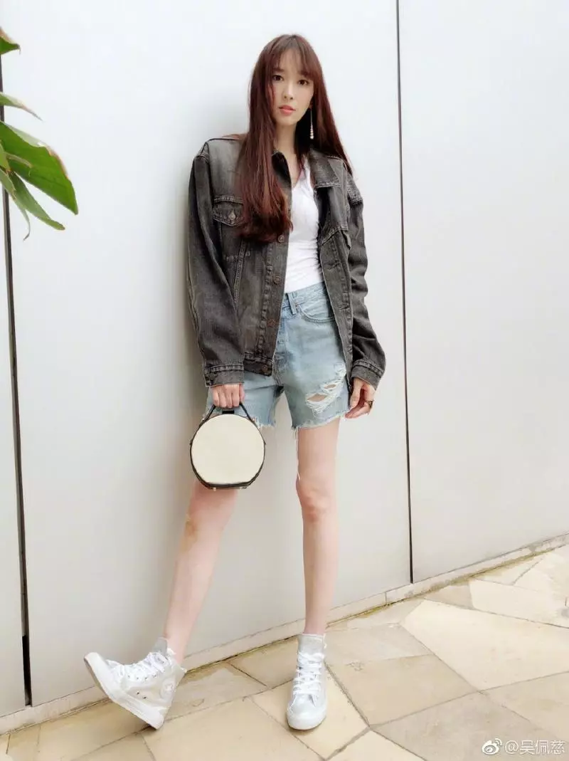 6年產4胎!吳佩慈「挺5個月孕肚」慶41歲生日 揪10孕婦開趴「溫馨粉紅風」化身公主