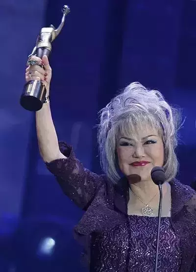 李小龍當年也哈到不行!以艷星成名,沒想到觀眾只在乎她被醜化的臉!最後居然越醜越紅!