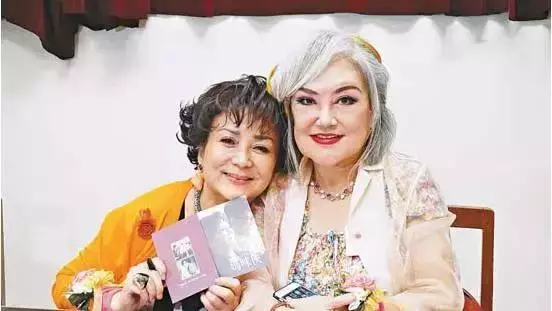 李小龍當年也哈到不行!以艷星成名,沒想到觀眾只在乎她被醜化的臉!最後居然越醜越紅!