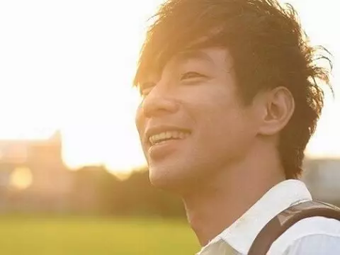 張善為過42歲生日「最新病況曝光」!罹怪病癱瘓4年他「努力爬起身說....」粉絲欣慰飆淚!