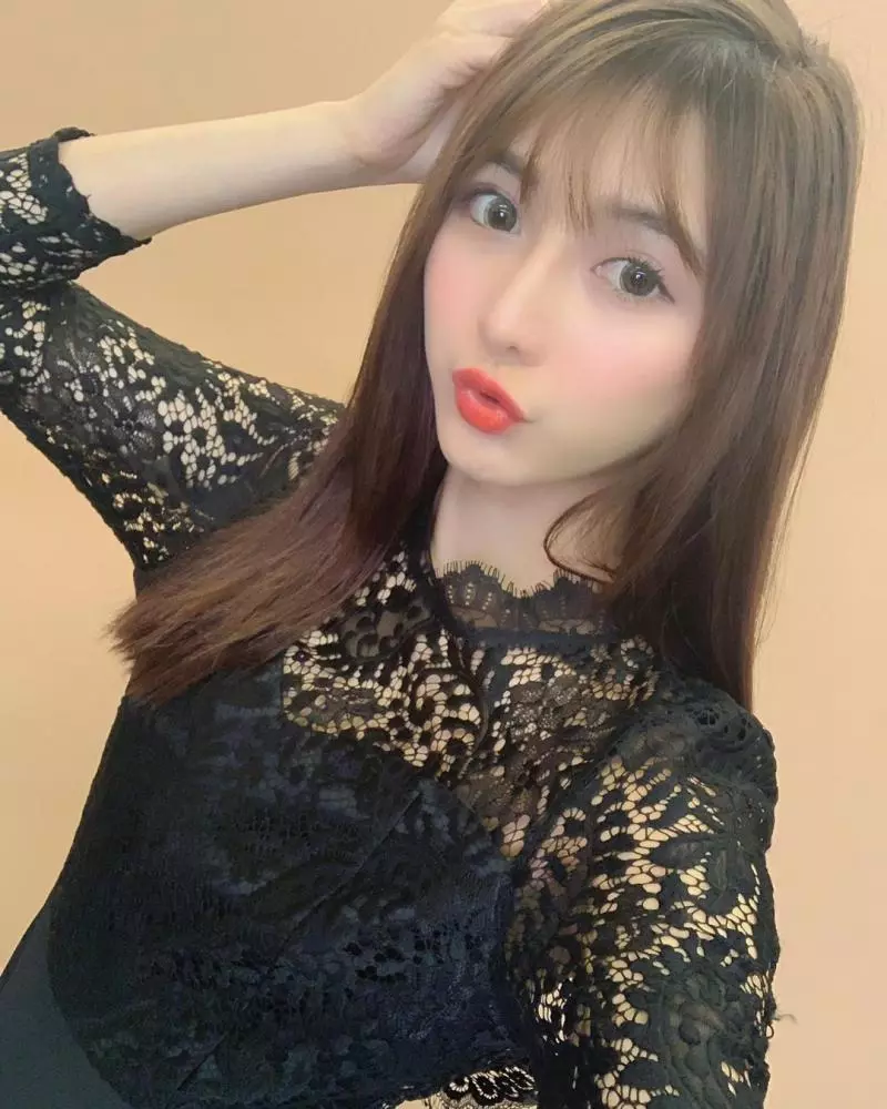 最美魚販超吸睛!「阿澎」甜美臉蛋玲瓏有緻,性感曲線引得網友想立馬娶回家!