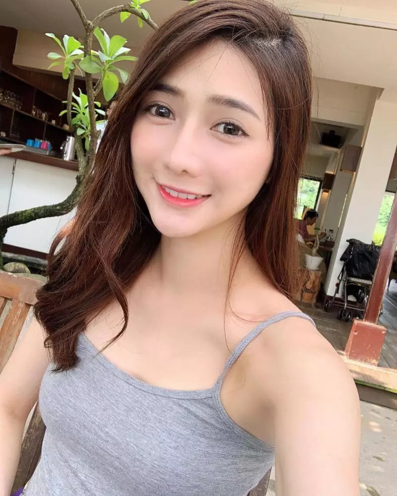 最美魚販超吸睛!「阿澎」甜美臉蛋玲瓏有緻,性感曲線引得網友想立馬娶回家!