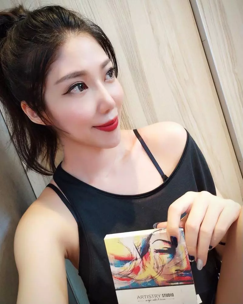 氣質小健貨「陳禹婕Amber Chen」水汪電眼笑容超迷人,前凸後翹逆天曲線辣斷男人理智線!