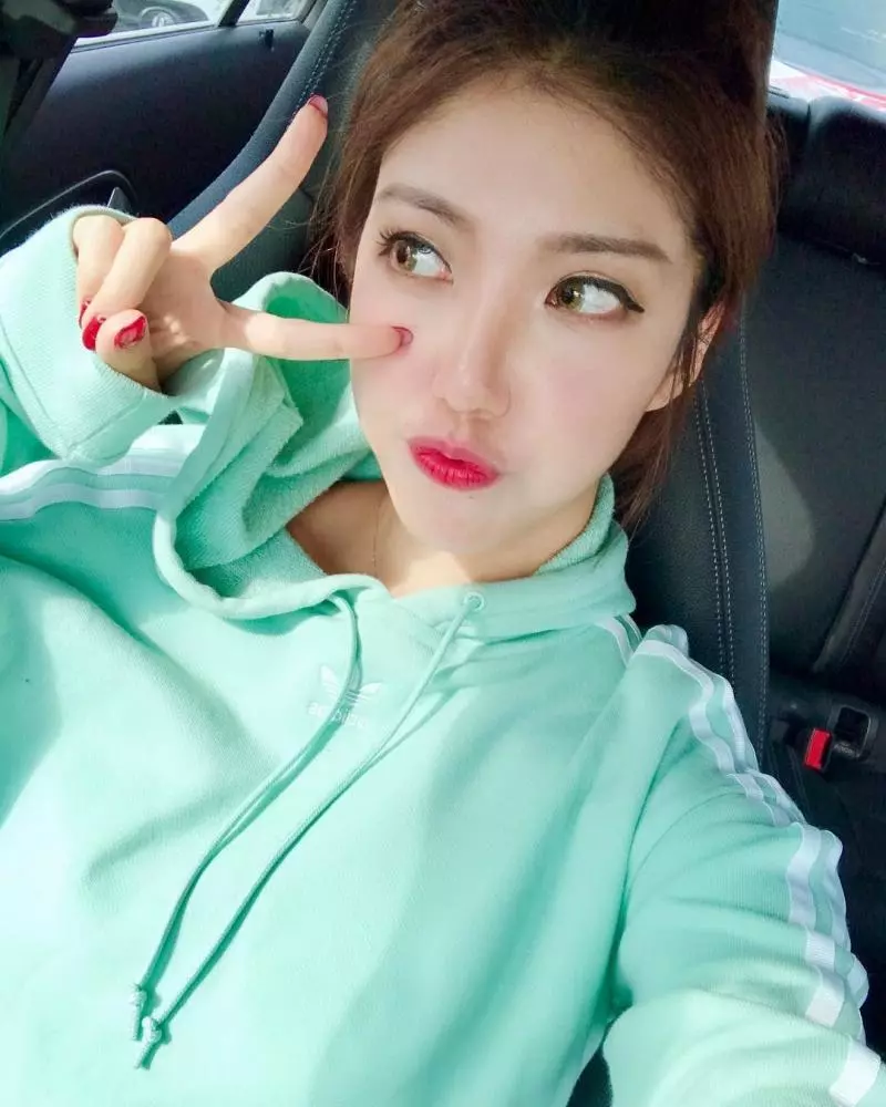 氣質小健貨「陳禹婕Amber Chen」水汪電眼笑容超迷人,前凸後翹逆天曲線辣斷男人理智線!