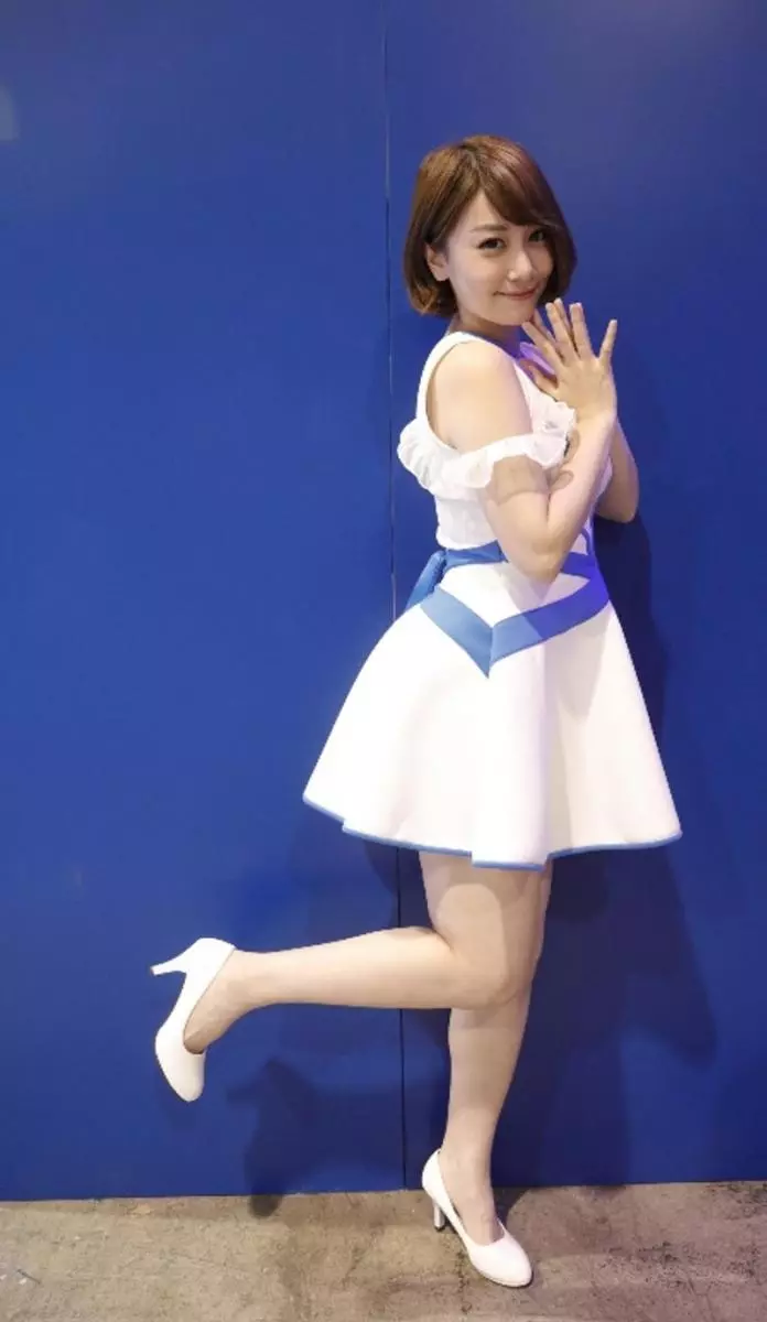 性感直逼「明日花綺羅」!超兇網紅「真實身材」曝光 腹部「一坨肉炸出」網嚇壞!