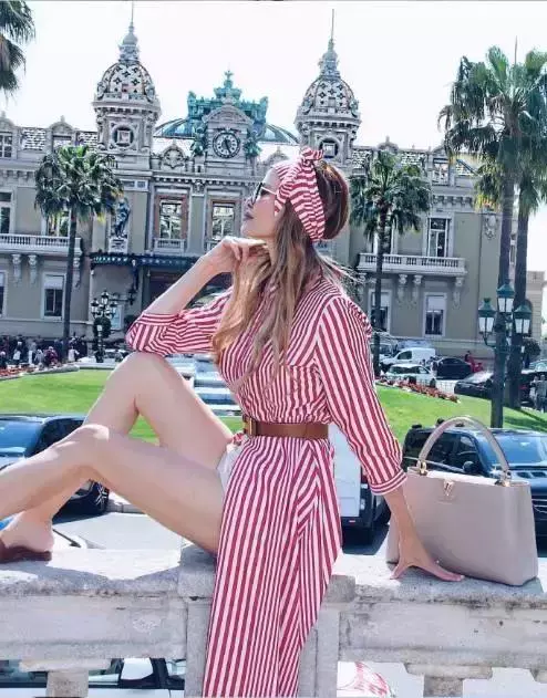 50歲奶奶一雙美腿狂吸33萬粉,時尚穿搭不輸維密超模