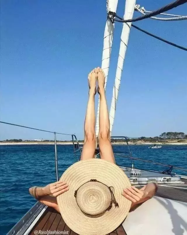 50歲奶奶一雙美腿狂吸33萬粉,時尚穿搭不輸維密超模