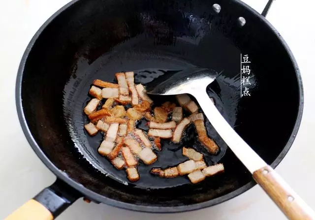 秋天,這菜最水嫩,與大米一起放電飯煲一燜,孩子能吃一大碗