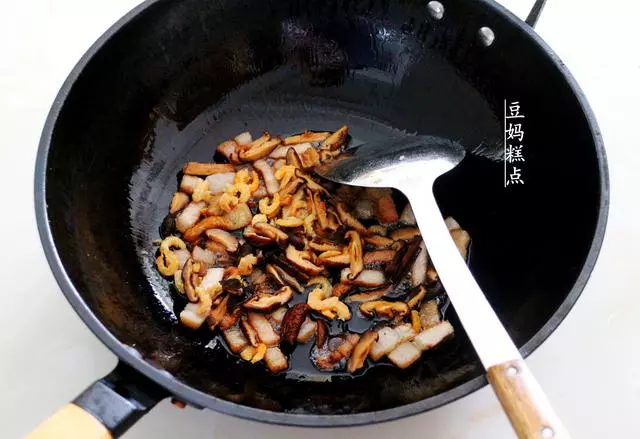 秋天,這菜最水嫩,與大米一起放電飯煲一燜,孩子能吃一大碗
