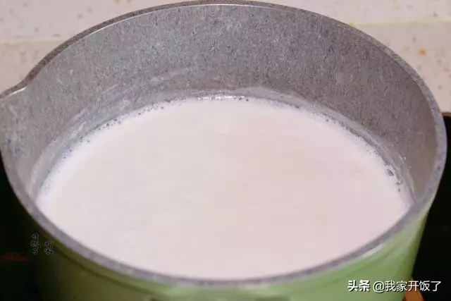 天涼後,我常給家人吃這甜品,一次做3碗,助睡眠,暖胃防感冒