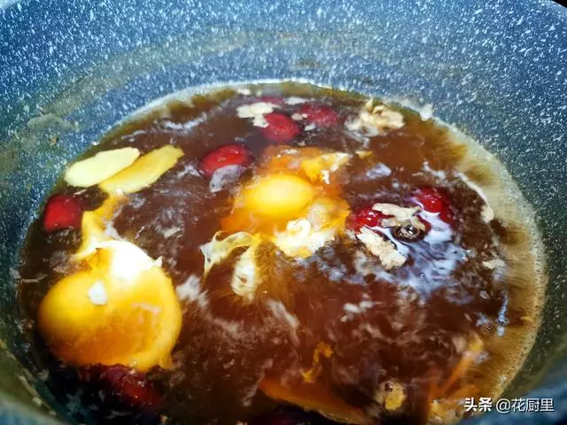 秋天女性經常煮這個湯喝,越喝氣色越好,比天天敷面膜還管用