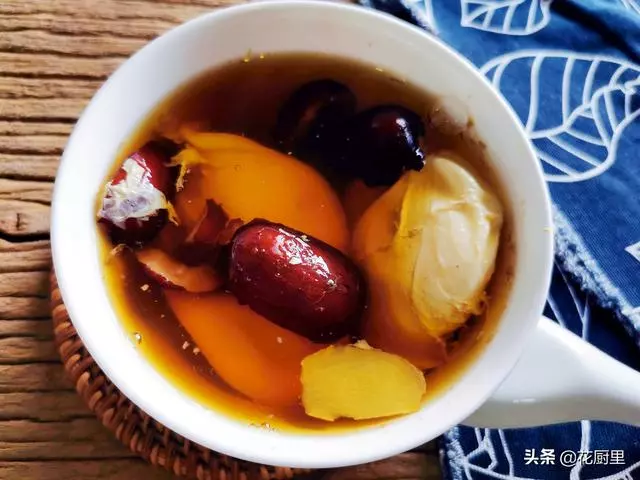 秋天女性經常煮這個湯喝,越喝氣色越好,比天天敷面膜還管用