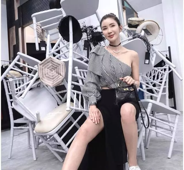 擁有200個愛馬仕包!42歲新加坡名媛奢華衣櫥和生活讓人大開眼界 !