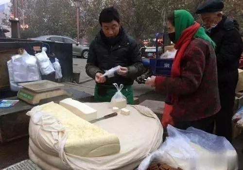 買菜時,這兩種豆腐可別買,豆腐店老闆:我自己都不吃!