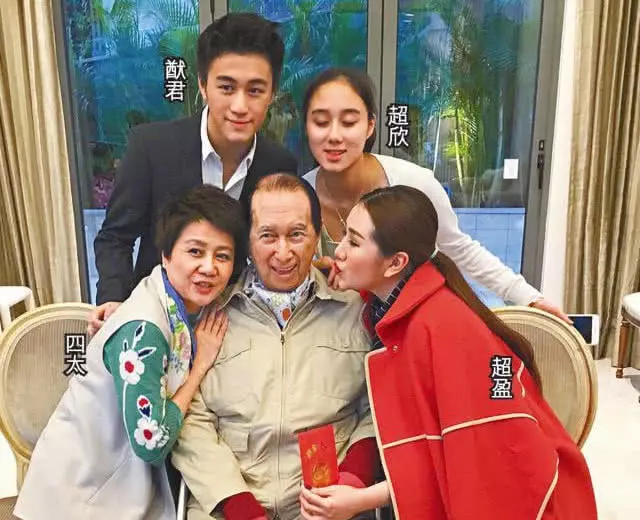 婚事延後2年!何鴻燊四房長女「讓女兒當花童」見證婚禮,意外曝露「爸爸身體狀況」98歲依然健康!