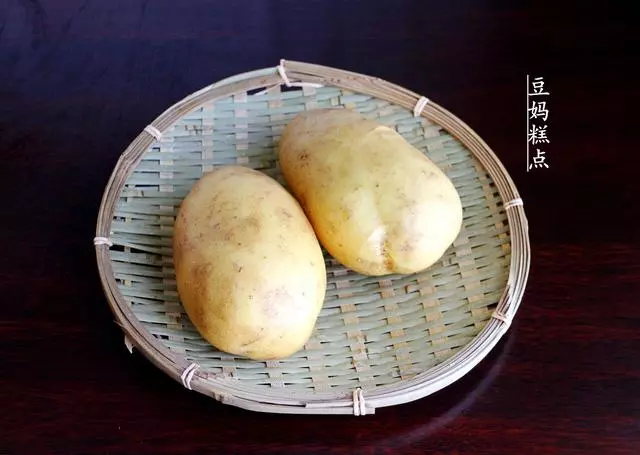 教你自製正宗炸薯條,4塊錢做2大盤,酥脆香軟,口感不輸肯德基