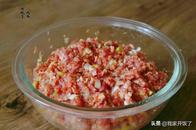 藕與它是絕配,不炒不燉,這樣做香酥脆爽不油膩,幾天不吃就饞