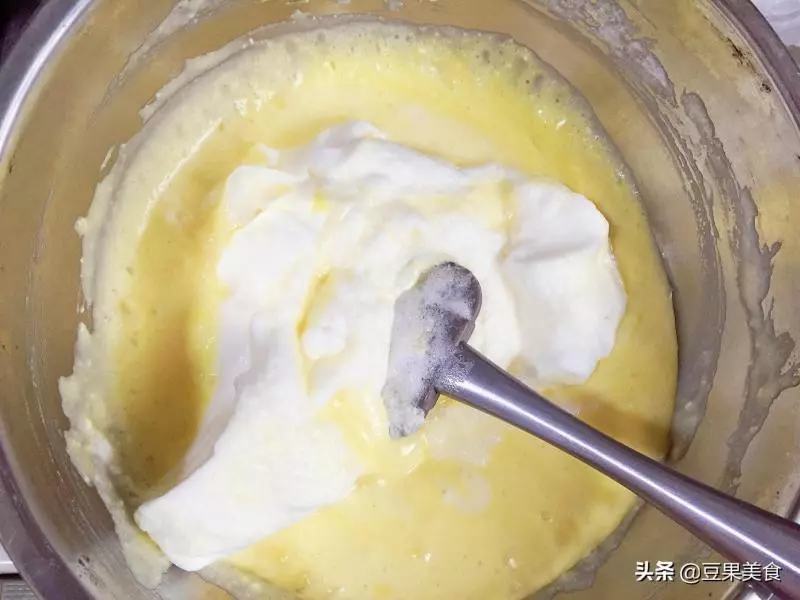 我找到了最厲害的蛋糕!只需要3種原料,還不需要麵粉的【日式舒芙蕾芝士蛋糕】