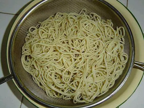 武漢特色【熱乾麵】根根筋道,色澤黃而油潤,滋味鮮美