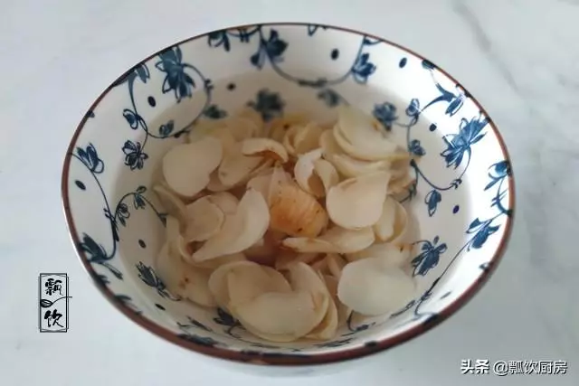 女人三寶多煮湯,每周喝上兩三次,長夜好眠,熬夜族女士要常喝