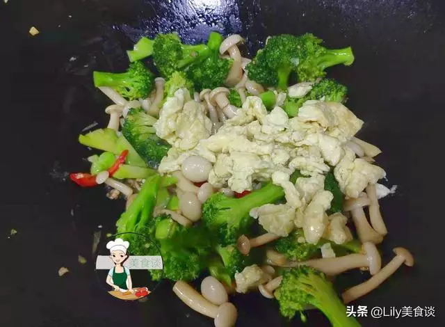 西蘭花和它是絕配,比放肉炒好吃,隔三差五給孩子做,營養又鮮美