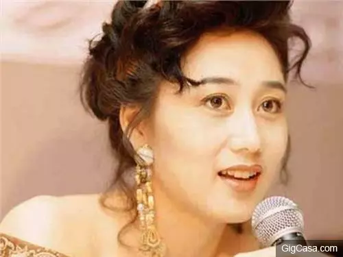 「李連杰」為何不拍戲 ,他老婆被曝曾被人強姦...!就連「成龍」也睡過李連杰老婆.... - Toments 找話題
