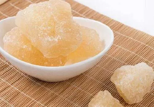 白色冰糖和黃色冰糖有什麼區別?那就是加工的工序有所不同!