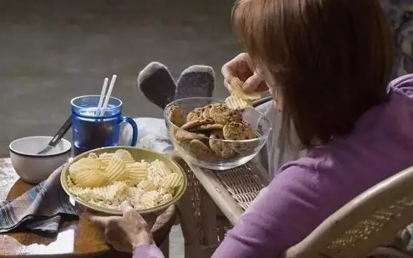 孩子睡覺時有這三個習慣,以後可能無緣大長腿,寶媽要做好監督 !