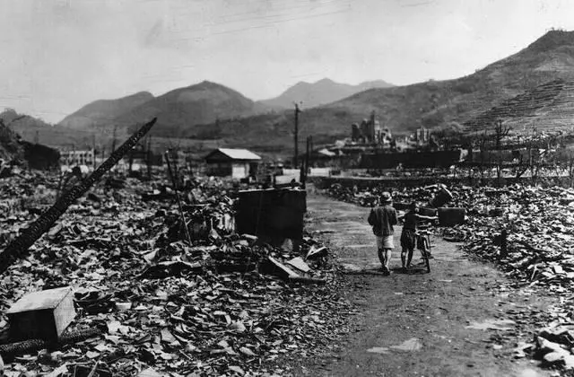 冷知識!原子彈爆炸時「瞬間跳入水中」能活下來嗎?核爆倖存少女告訴你答案!