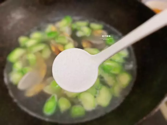 這碗湯我們家天天都要喝,鮮甜美味又營養,秋天常喝皮膚嫩得出水