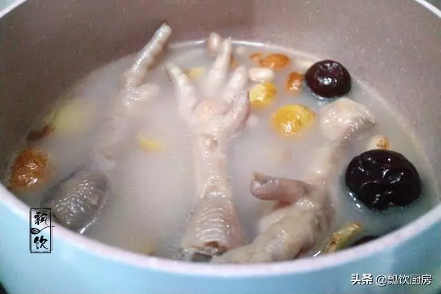 女人三十豆腐渣,驅寒保顏多喝湯,五食材煲湯常喝,青春永駐