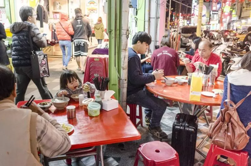 新加坡爸爸「單獨帶2歲女兒」前往台灣旅行!一踏上旅程「秒感受到媽媽的偉大」:發自內心佩服 !