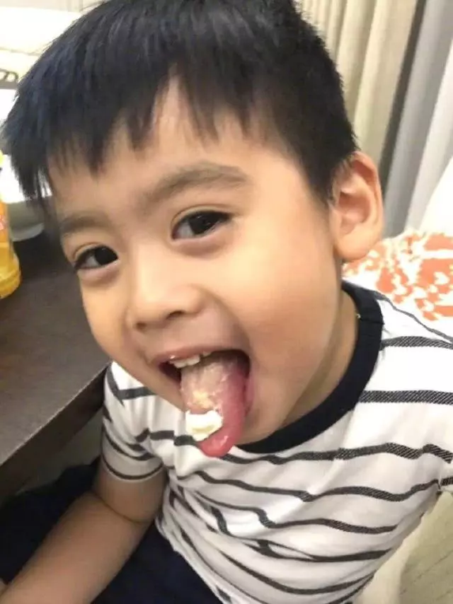 林志穎和4歲雙胞胎兒子留同款髮型,凱凱濃眉大眼雙眼皮像爸爸