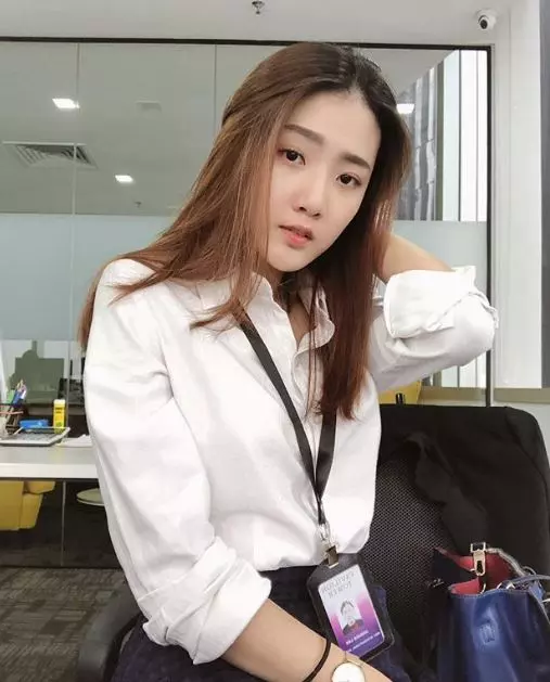 OL暗流湧動!果然一下班,反差太大