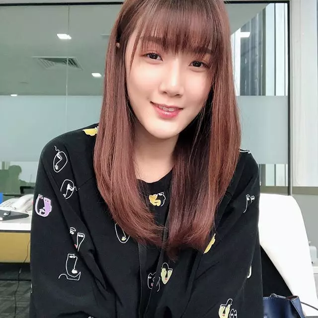 OL暗流湧動!果然一下班,反差太大