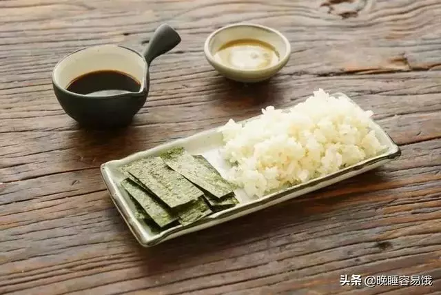 一碗剩飯,幾分鐘華麗變身為超美味美食