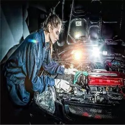 汽車使用時間久了耗油如喝水!5個小技巧,讓你每月省下一箱油!太實用了 !