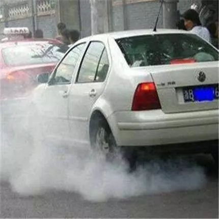 汽車使用時間久了耗油如喝水!5個小技巧,讓你每月省下一箱油!太實用了 !