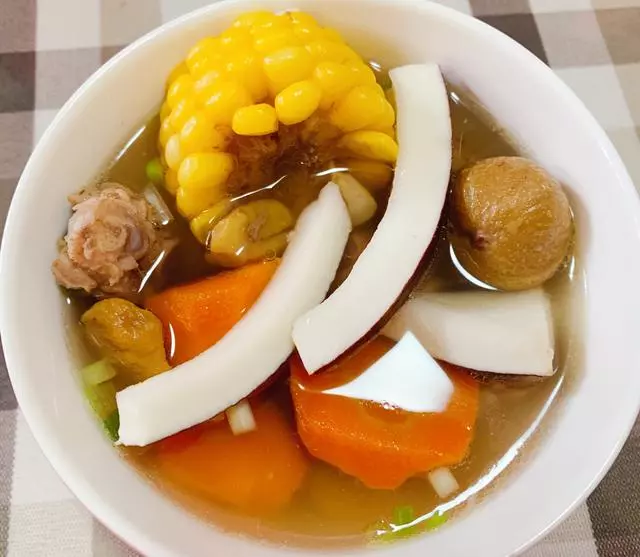 晚上不知道做什麼湯,就收下這13道湯做法,湯汁都要舔乾淨