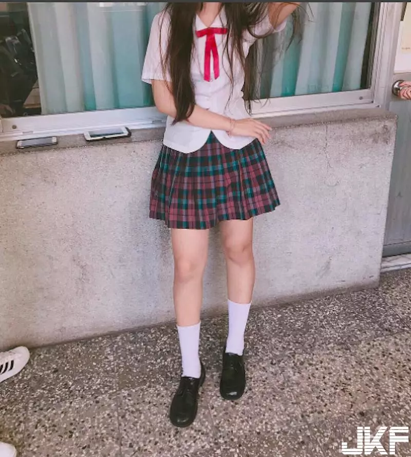 樹德家商「學生妹」!年紀輕輕「上半身重重」!打工的地方超多人朝聖啊...