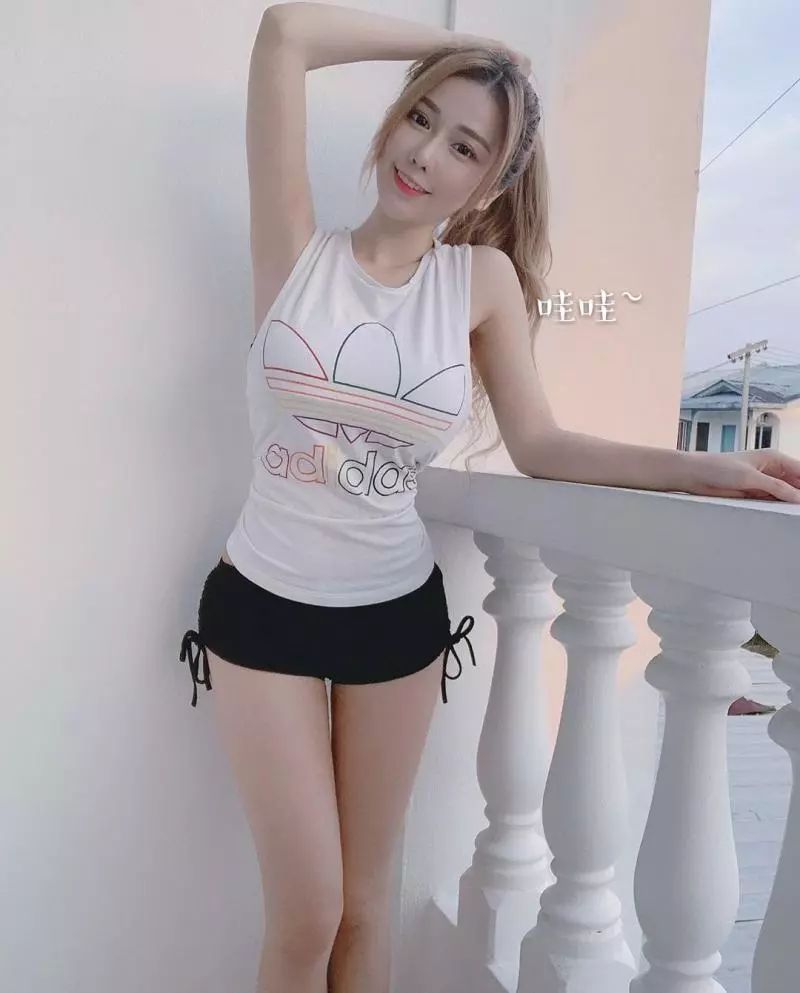 JENNA完美的曲線 是宅男們心目中的女神
