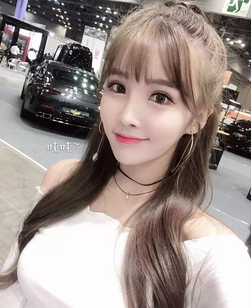 台大女大學生haeleun擁有清秀的天使面孔 男同學們看到心都融化了~