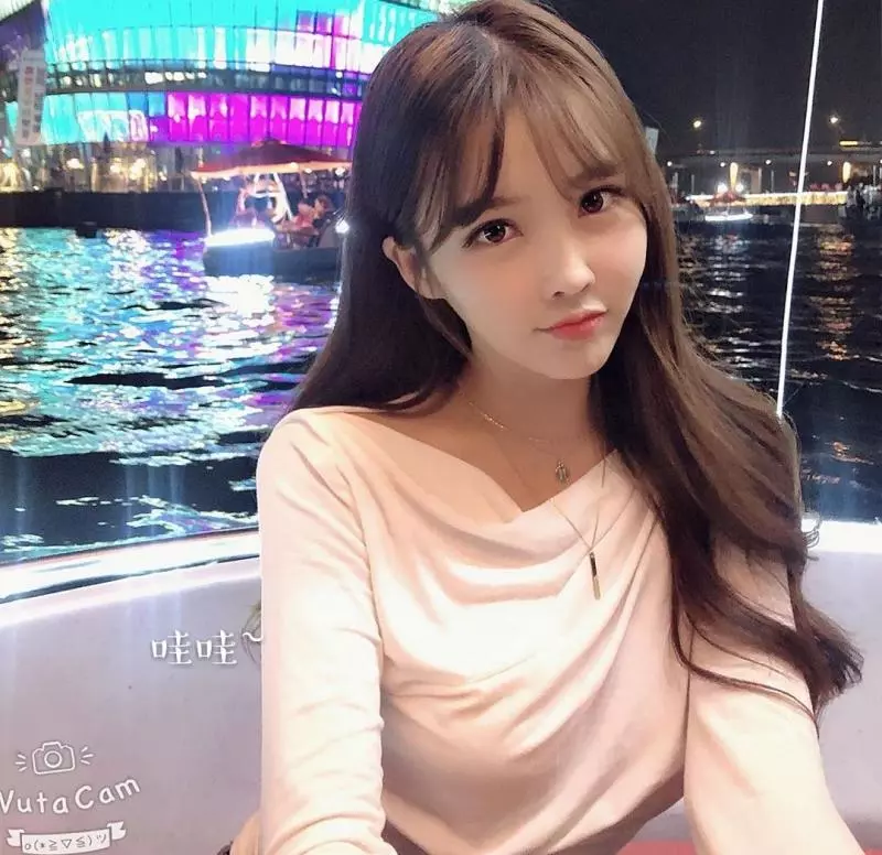 台大女大學生haeleun擁有清秀的天使面孔 男同學們看到心都融化了~
