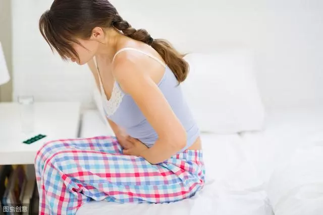 生病了就該「多喝水」?未必,7種常見病喝水攻略,喝對水更重要