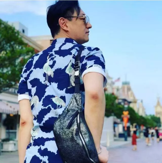 張柏芝大兒子lucas長成型男,12歲身高近170公分,冷酷模樣像極了爸爸謝霆鋒!
