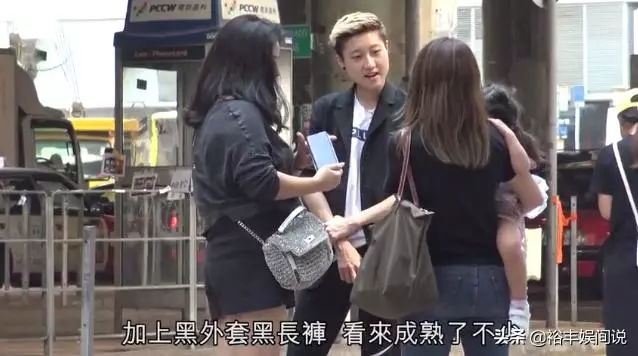 吳卓林新造型曝光!神似哥哥房祖名,媽媽吳綺莉則抽菸喝酒解憂愁~~