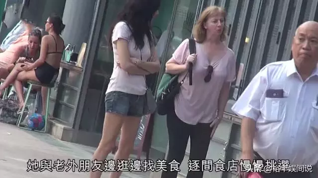 吳卓林新造型曝光!神似哥哥房祖名,媽媽吳綺莉則抽菸喝酒解憂愁~~