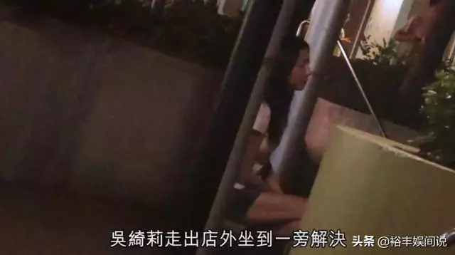 吳卓林新造型曝光!神似哥哥房祖名,媽媽吳綺莉則抽菸喝酒解憂愁~~