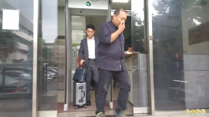 郭宗坤完蛋了!輸掉離婚官司「判賠柯以柔40萬元」 被曝只是前菜「會付出更多代價」哭喊受不了